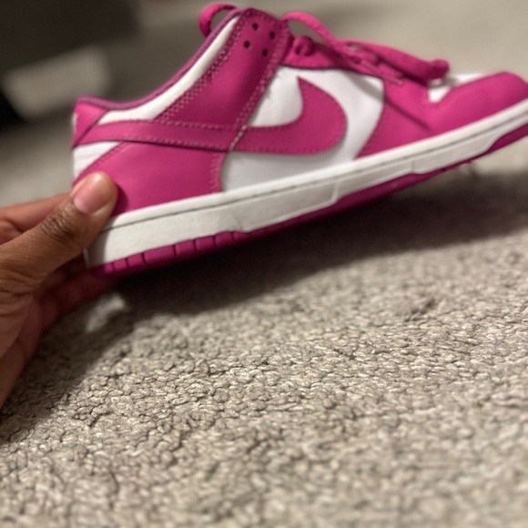 NIKE DUNKS Kids Pink and White Low Top - Picture 7 of 8